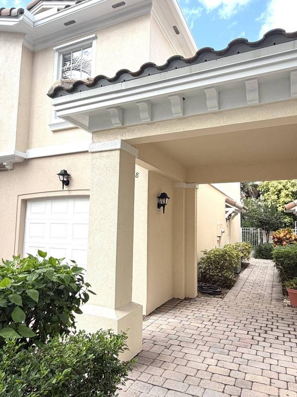 488 Capistrano DR, Palm Beach Gardens, FL 33410