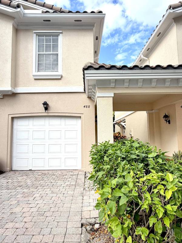 488 Capistrano DR, Palm Beach Gardens, FL 33410