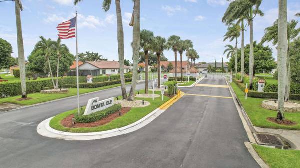 8421 Bonita Isle DR, Lake Worth, FL 33467
