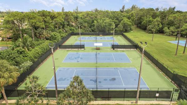 8421 Bonita Isle DR, Lake Worth, FL 33467
