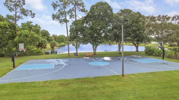8421 Bonita Isle DR, Lake Worth, FL 33467