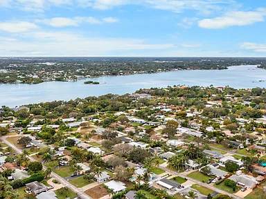 1521 Venus Ave, Jupiter, FL 33469-3110