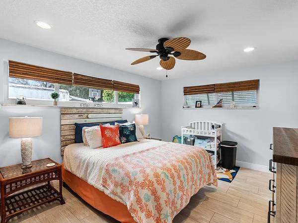 1521 Venus Ave, Jupiter, FL 33469-3110