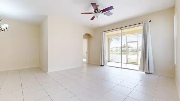 317 SW Maclay WAY, Port Saint Lucie, FL 34986