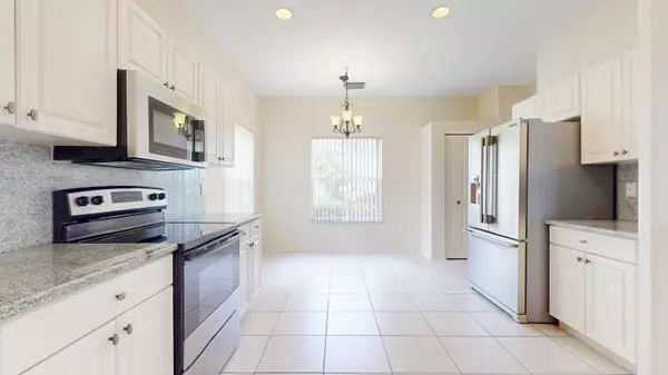 317 SW Maclay WAY, Port Saint Lucie, FL 34986