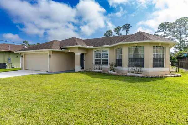 3541 SW Kromrey ST, Port Saint Lucie, FL 34953