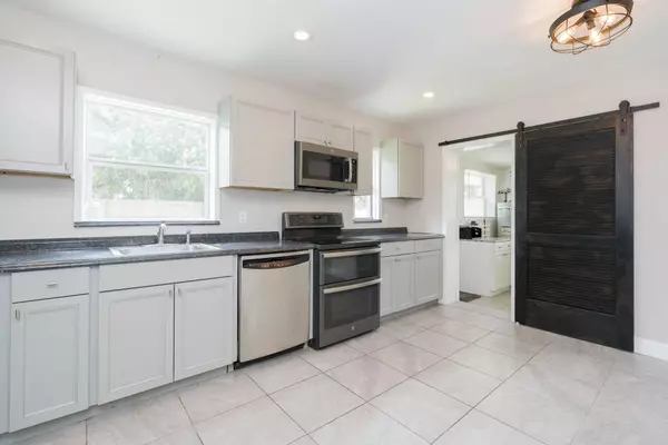 2011 N 51st CT, Fort Pierce, FL 34947