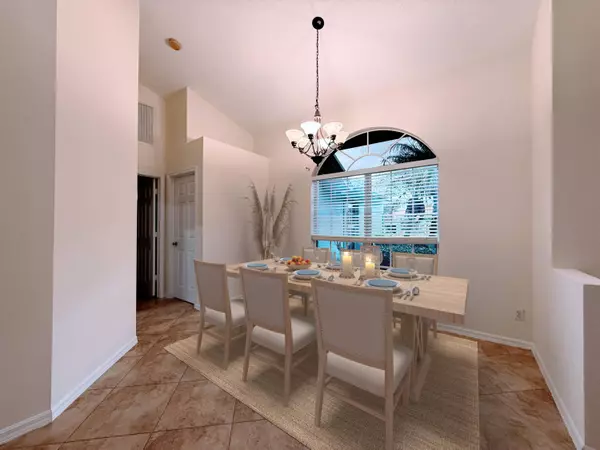 2348 SW Pamona ST, Port Saint Lucie, FL 34953