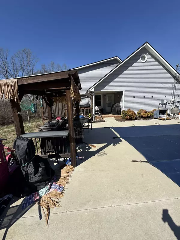 3416 Lylewood Rd, Woodlawn, TN 37191