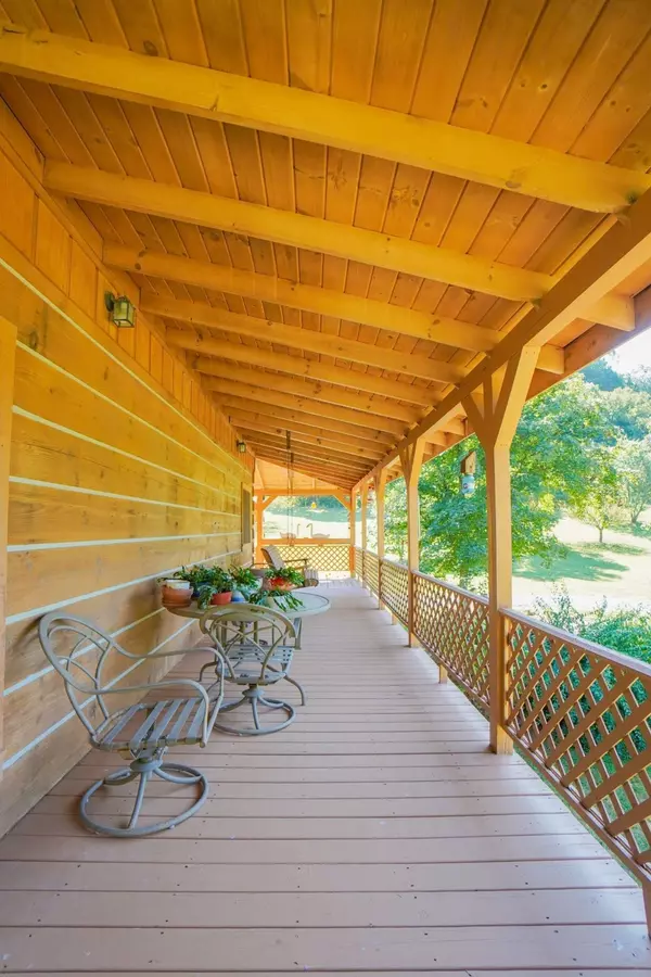 1675 Chigger Hollow Rd, Pleasant Shade, TN 37145