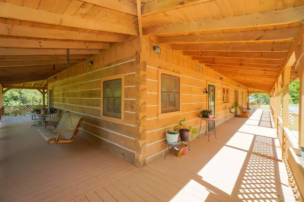 1675 Chigger Hollow Rd, Pleasant Shade, TN 37145