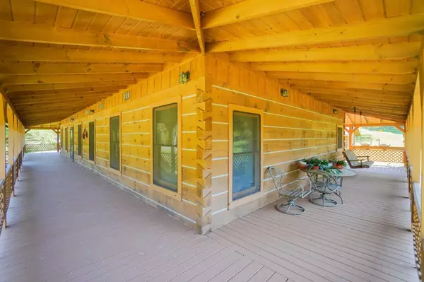 1675 Chigger Hollow Rd, Pleasant Shade, TN 37145