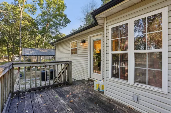 974 Woodhaven Rd, Lyles, TN 37098