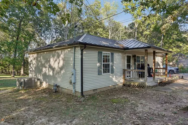 974 Woodhaven Rd, Lyles, TN 37098