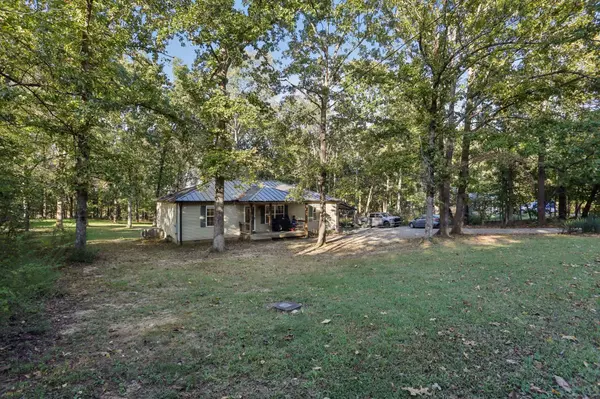 974 Woodhaven Rd, Lyles, TN 37098