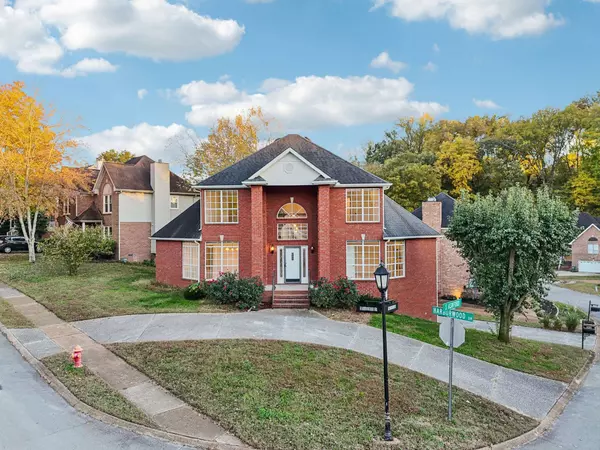 2201 S Ashford Ct, Nashville, TN 37214