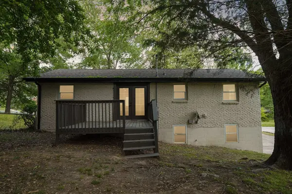 504 Kenney Dr, Clarksville, TN 37042