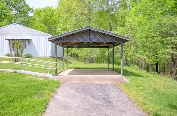 166 Upper Standing Rock Rd, Dover, TN 37058