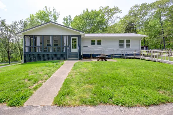 166 Upper Standing Rock Rd, Dover, TN 37058
