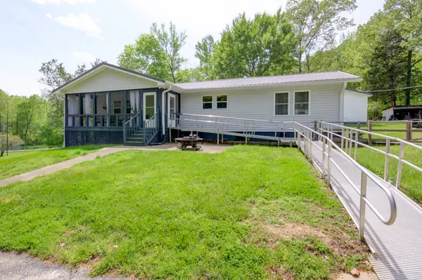 166 Upper Standing Rock Rd, Dover, TN 37058