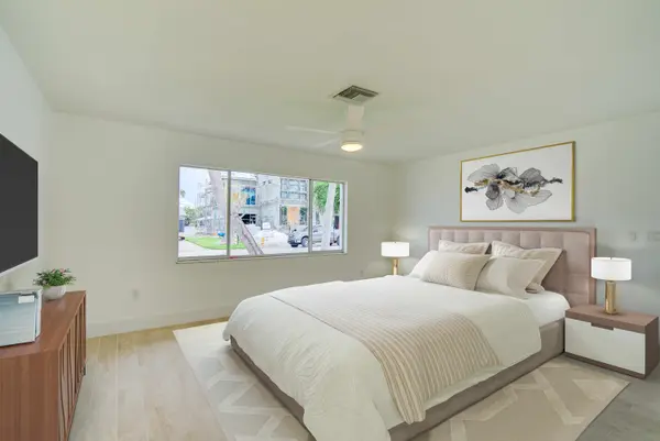 32 Fairview Blvd, Fort Myers Beach, FL 33931-4565