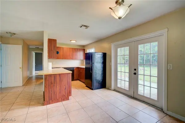 1209 SE 36th ST, Cape Coral, FL 33904