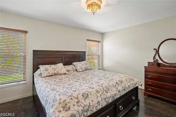 2032 NW 5th ST, Cape Coral, FL 33993