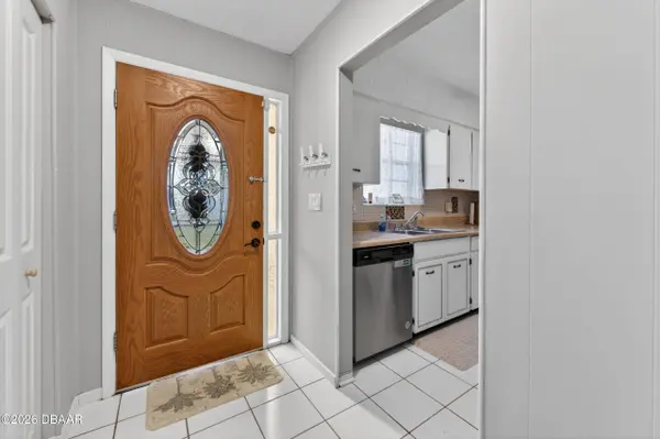 2002 Mike ST, South Daytona, FL 32119