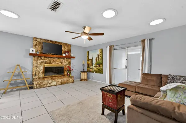 2002 Mike ST, South Daytona, FL 32119