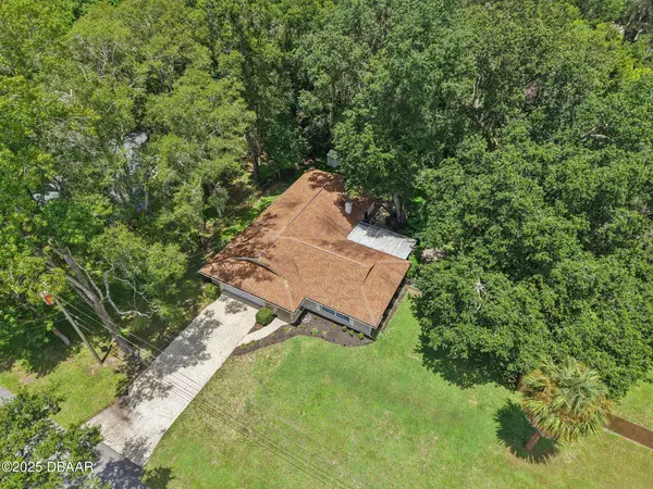 213 Brevity LN, Deland, FL 32724