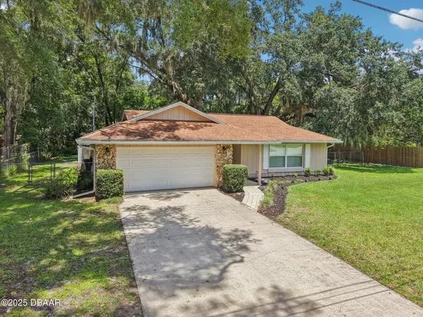 213 Brevity LN, Deland, FL 32724