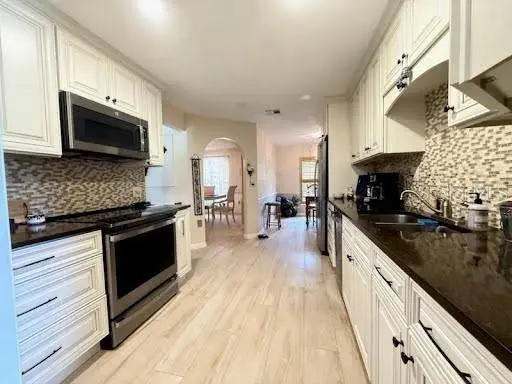 2053 WOODY DR, Windermere, FL 34786