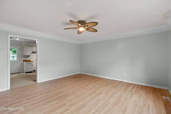 230 Dotson Creek Rd, Washburn, TN 37888