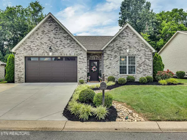 2226 Boulder Crest LN, Sevierville, TN 37876