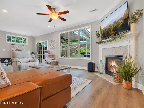 2226 Boulder Crest LN, Sevierville, TN 37876