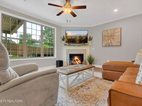 2226 Boulder Crest LN, Sevierville, TN 37876