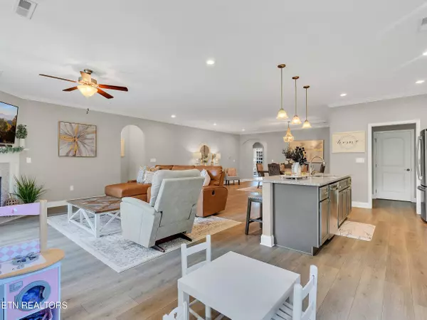 2226 Boulder Crest LN, Sevierville, TN 37876