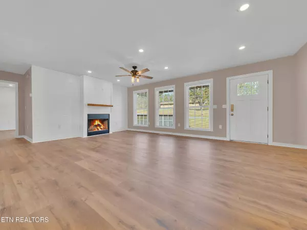 2781 Windfall Estates DR, Sevierville, TN 37876