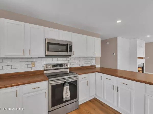 2781 Windfall Estates DR, Sevierville, TN 37876