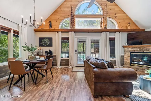 334 Greenwood WAY, Pigeon Forge, TN 37863