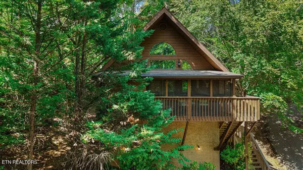 334 Greenwood WAY, Pigeon Forge, TN 37863