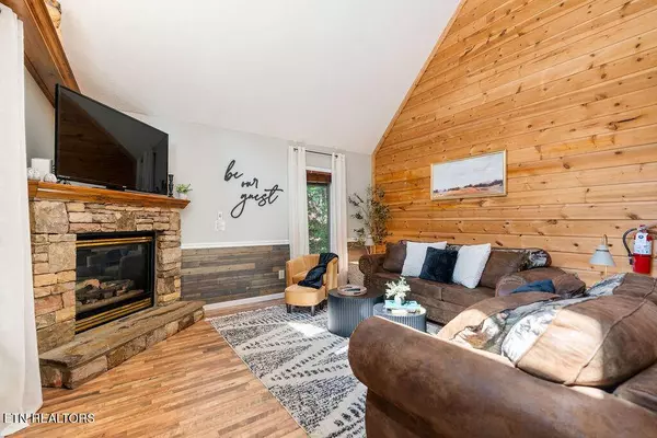 334 Greenwood WAY, Pigeon Forge, TN 37863