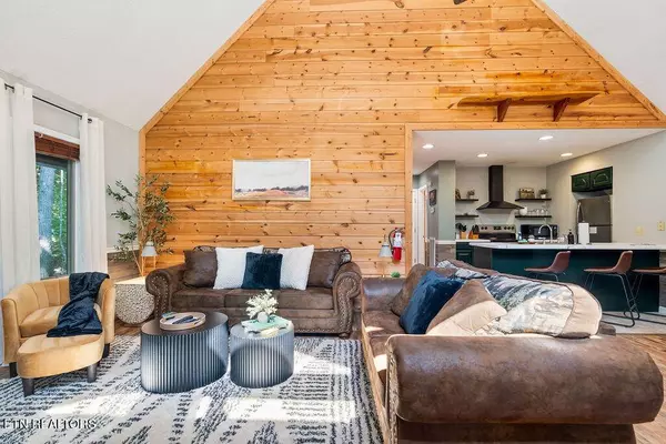 334 Greenwood WAY, Pigeon Forge, TN 37863