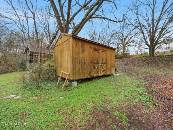 6405 Pine Grove Rd, Knoxville, TN 37914