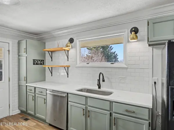 209 Wakefield Rd, Knoxville, TN 37922