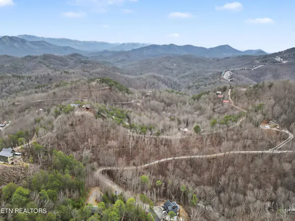 Sugar Maple Loop Rd, Sevierville, TN 37862
