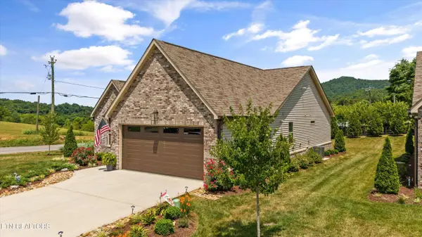 2267 Boulder Crest LN, Sevierville, TN 37876