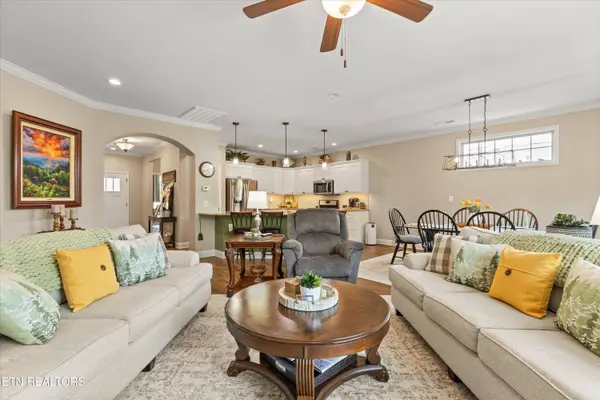 2267 Boulder Crest LN, Sevierville, TN 37876