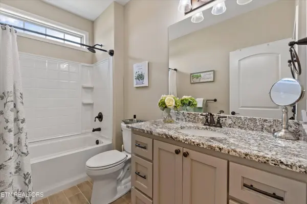 2271 Boulder Crest LN, Sevierville, TN 37876