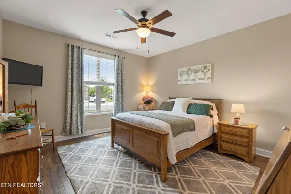 2271 Boulder Crest LN, Sevierville, TN 37876
